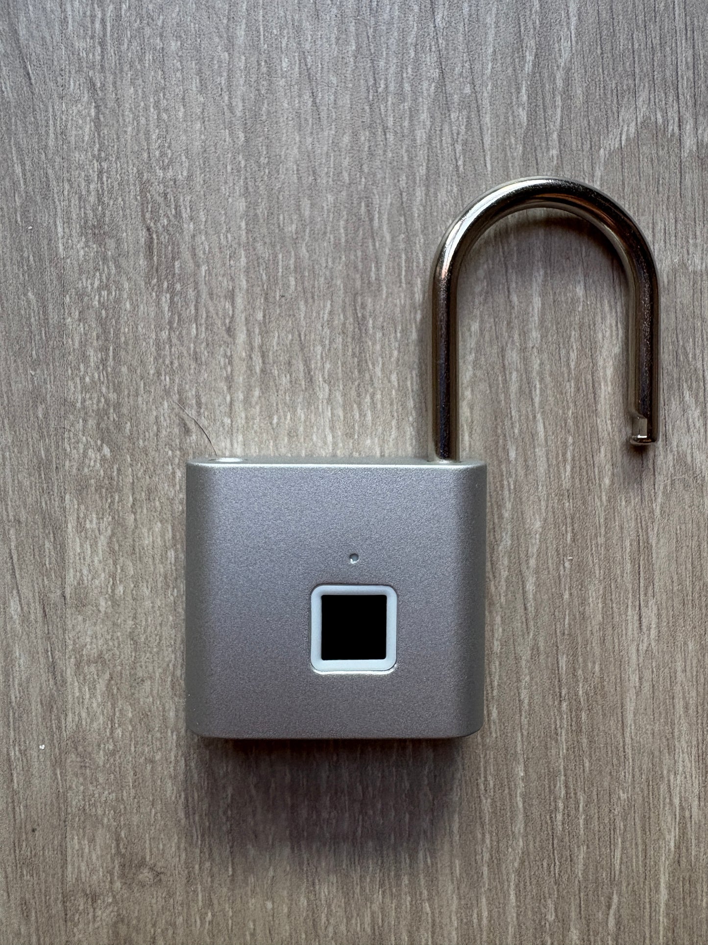 Cadenas à empreinte digitale